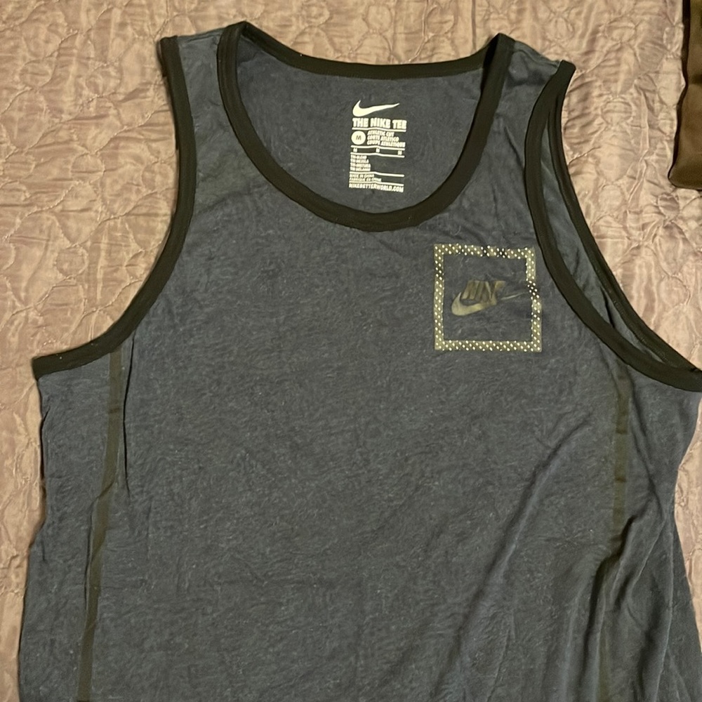 Mens Medium Navy Blue Nike Sleeveless Shirt Like New
